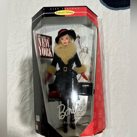City Seasons Winter Barbie Collection 1998 Winter Collection